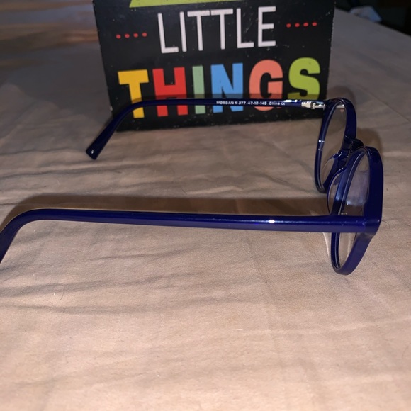 Eye glasses - Picture 3 of 3